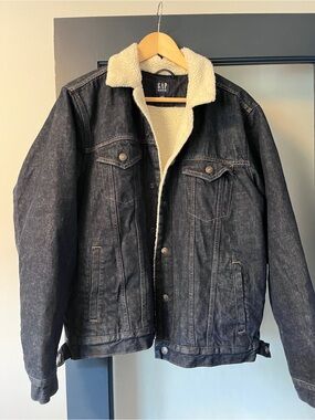 GAP Men's Dark Denim Jacket with Cream Sherpa Lining